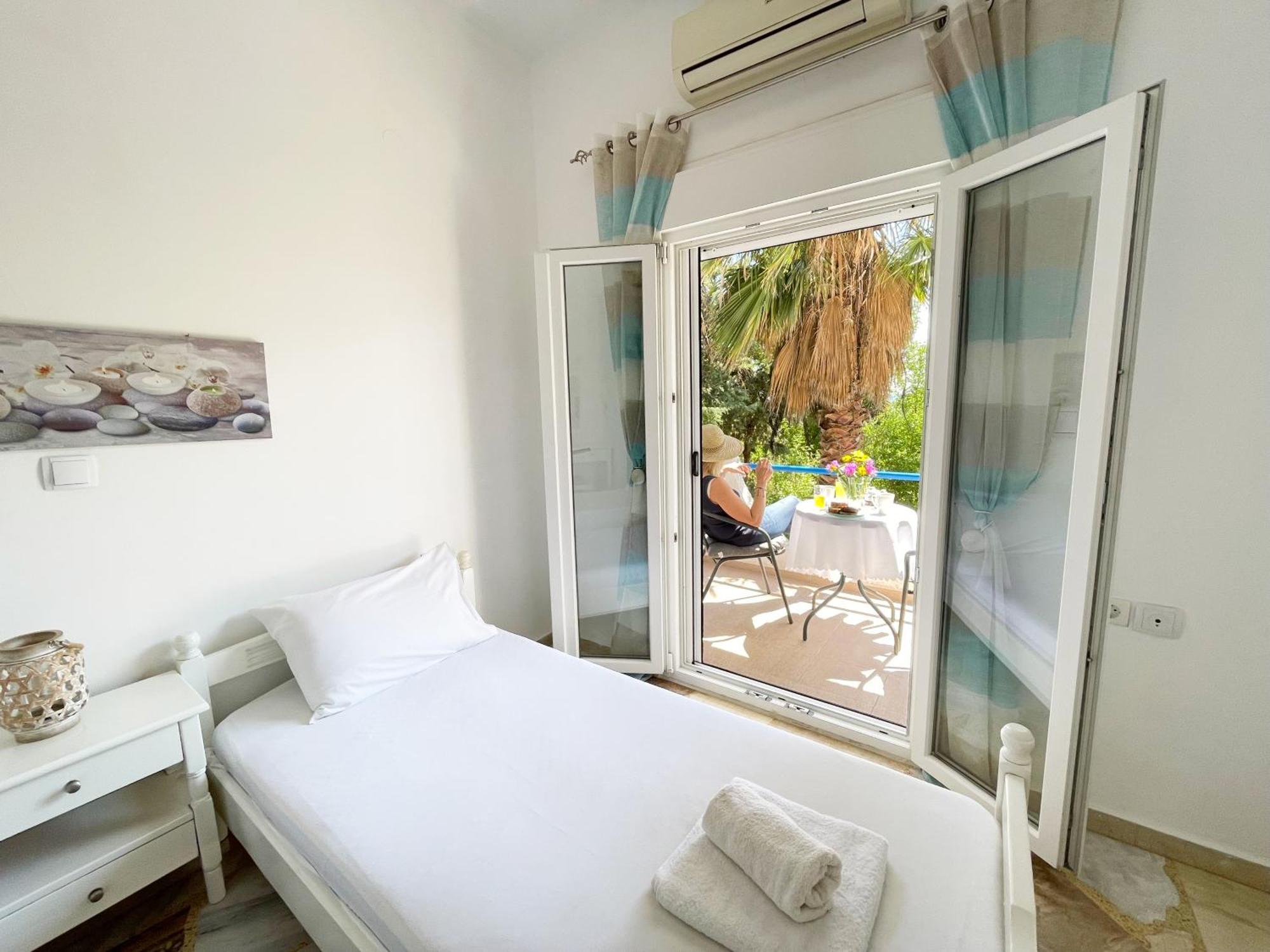 Odysseas Apartments 2 Marathokampos Bagian luar foto
