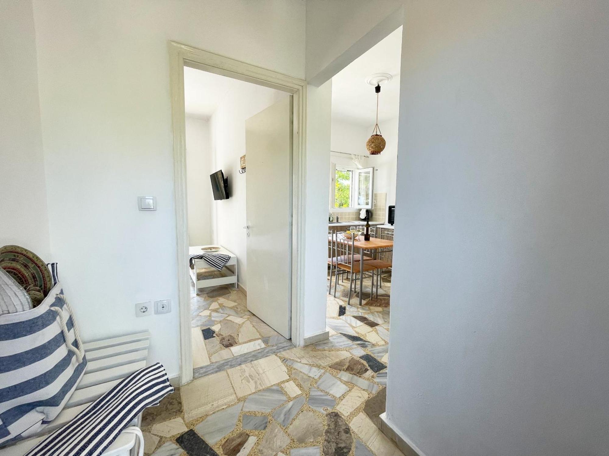 Odysseas Apartments 2 Marathokampos Bagian luar foto
